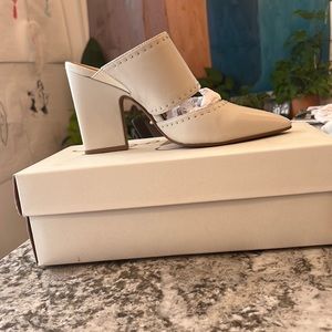 42 GOLD BRAND NEW FIGARO HEEL